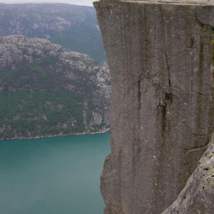 世界上8个最惊心动魄的景点