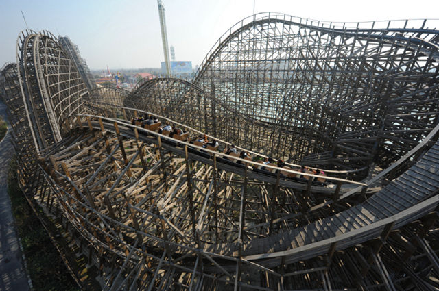 10大中国最好玩的过山车(图2) 10大中国最好玩的过山车(图2)