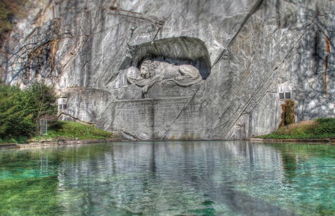 17个形态怪异的雕塑(图15) 17个形态怪异的雕塑(图15)